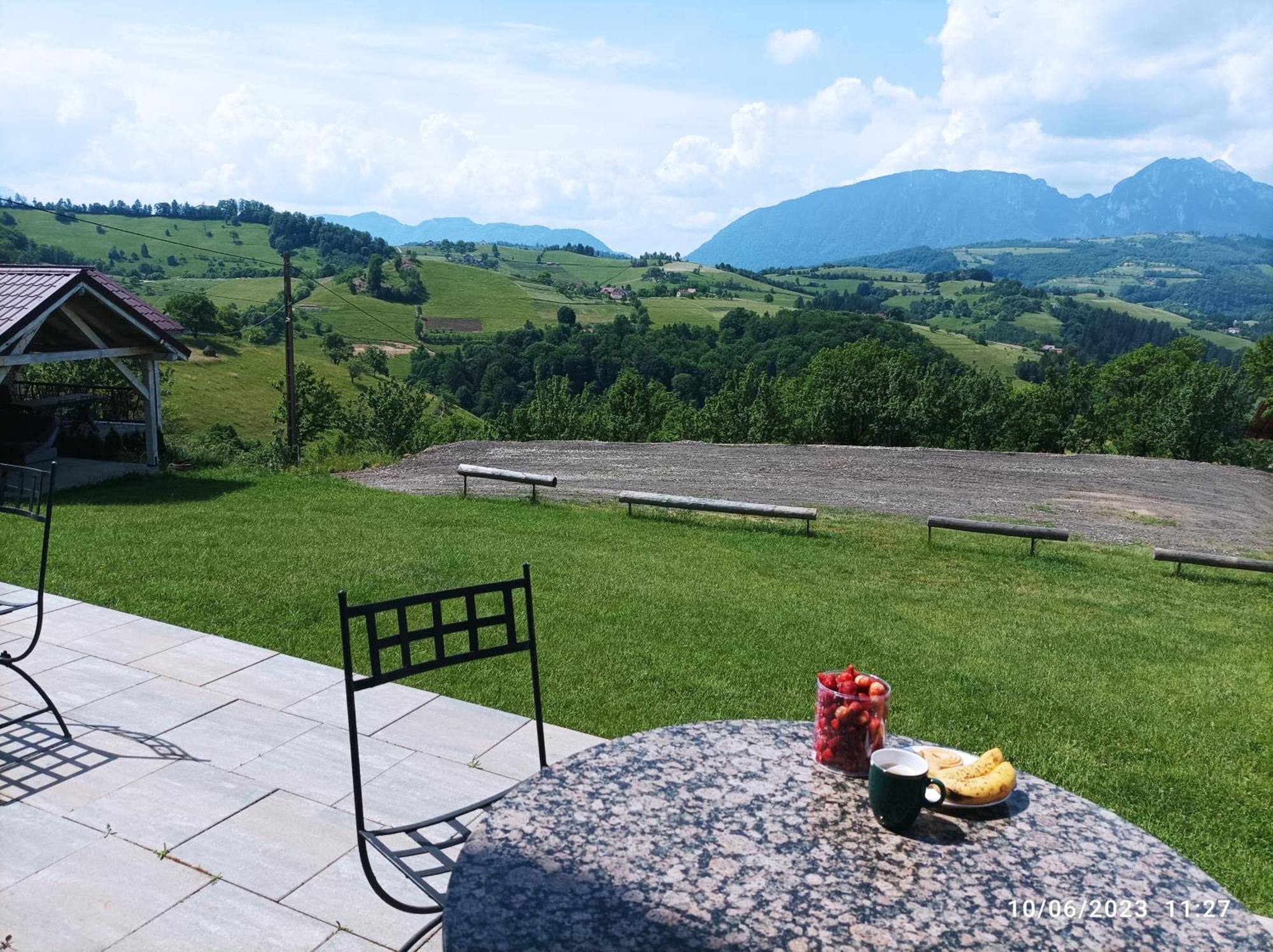 Casa Din Livada, Poiana Marului, Brasov Villa Екстериор снимка